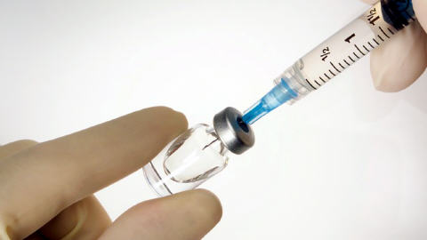 Statul investește 10 milioane de lei pentru vaccinurile de la Cantacuzino - vaccin2httpblogimagesdoccom-1369048658.jpg