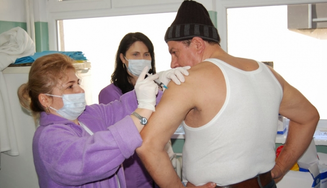 Au sosit primele doze de vaccin antigripal. Cine are prioritate și cine mai are de așteptat - vaccinantigripal1-1509469044.jpg