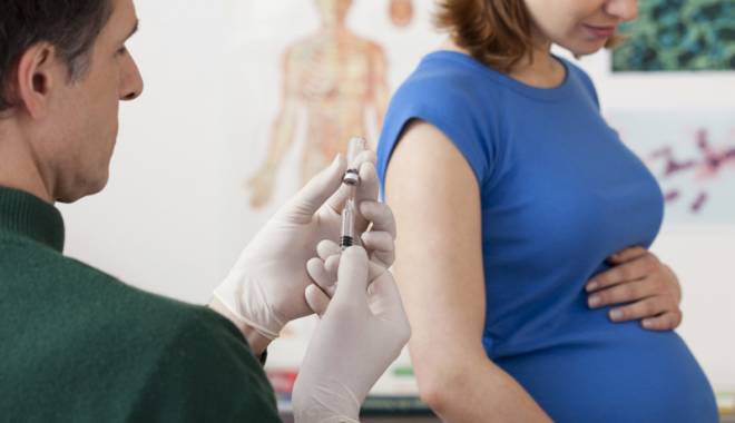Vaccinarea antigripală a gravidelor, o prioritate pentru medicii de familie - vaccinarea-1446380916.jpg