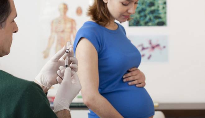 Vaccinarea antigripală  a gravidelor, o prioritate pentru medicii de familie - vaccinareaantigripala-1415895008.jpg