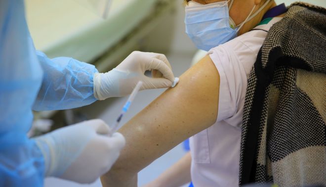 Peste 20.000 de doze de vaccin anti-COVID-19, aduse la Constanţa - vaccinarespitaluljudeteanconstan-1609934822.jpg