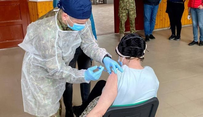 Peste 32.000 de doze de vaccin Anti Covid-19 administrate în ultimele 24 de ore - vaccinarevaccinmarpodechipamobil-1623912674.jpg