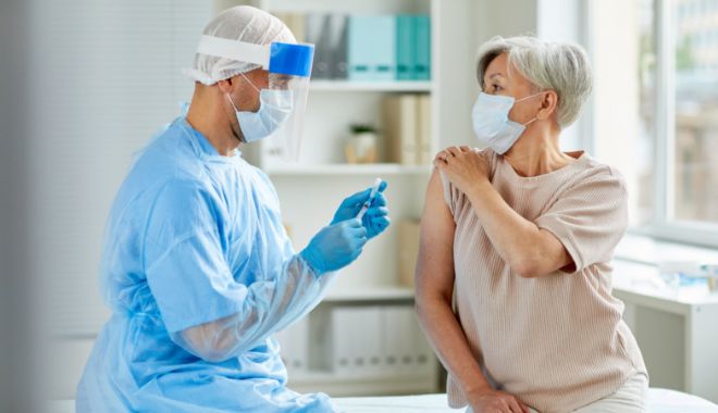 Ce spun specialiştii despre reacţiile adverse ce pot apărea după administrarea vaccinului contra Covid-19 - vaccinationcovid19tcm1179426-1614614354.jpg