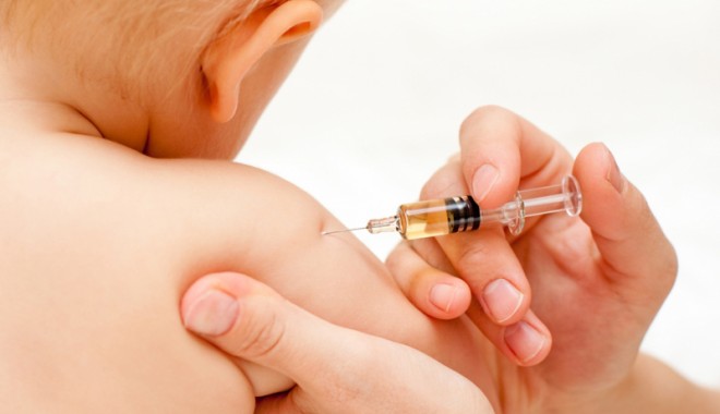 Vaccinarea copiilor, o înțepătură care salvează vieți sau produce tragedii? - vaccincopil-1380902251.jpg