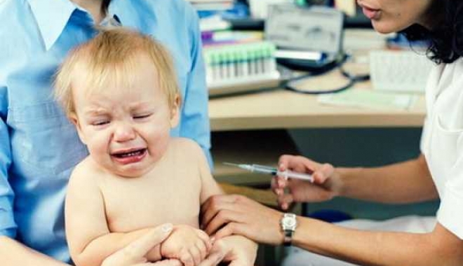 ROMÂNIA, ÎN ALERTĂ. E CRIZĂ DE VACCINURI! - vaccincopil-1499430477.jpg