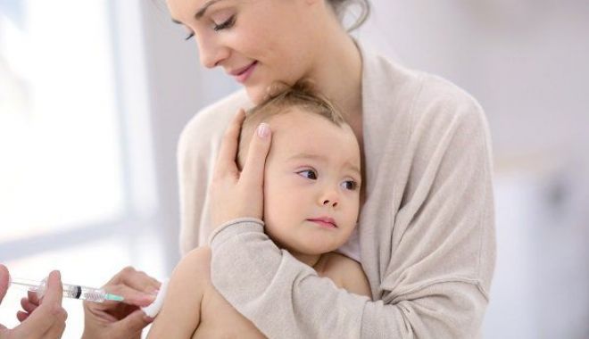 Elevii nevaccinați nu mai au acces la ore! Cine adoptă aceste măsuri radicale - vaccinmamasicopil465x390-1520926607.jpg