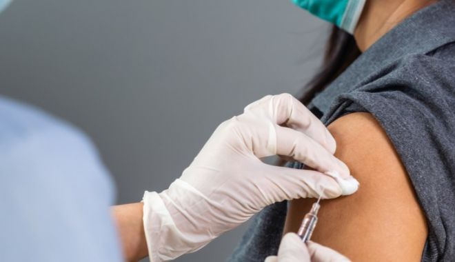 Peste 2.000 de români nu s-au prezentat la cea de-a doua vaccinare - vaccinnn-1612637535.jpg