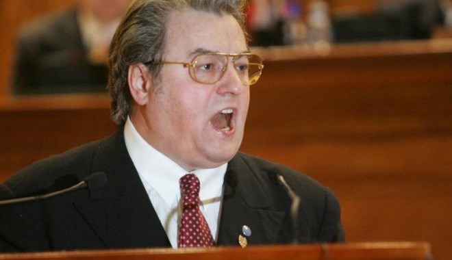 Cerere de ridicare a imunității lui Corneliu Vadim Tudor, depusă la PE - vadimspumegandul-1323852030.jpg
