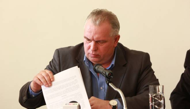 Pe Nicușor Constantinescu îl paște excluderea din partid! - vafinicusor1-1434097462.jpg