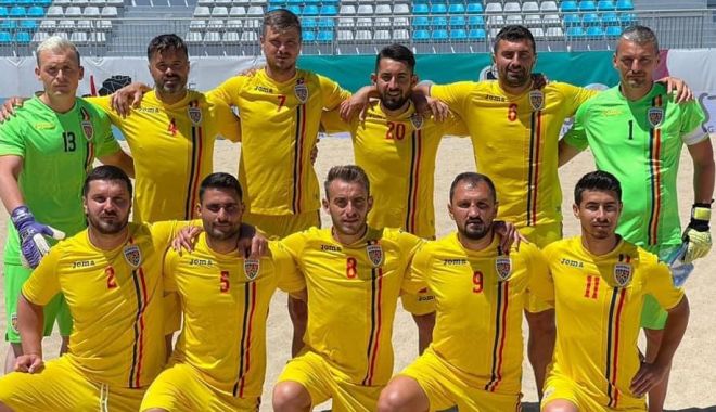 Valentin Dumitrică apără poarta României în turneul de fotbal pe plajă de la Chişinău - valentin2-1627411181.jpg