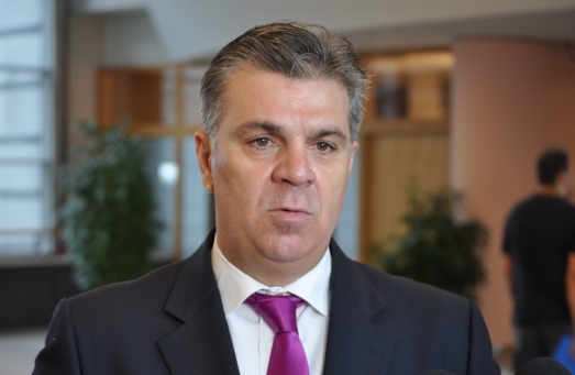 Camera Deputaților va dona unor școli peste 500 de imprimante și copiatoare funcționale - valeriuzgonea-1378911037.jpg