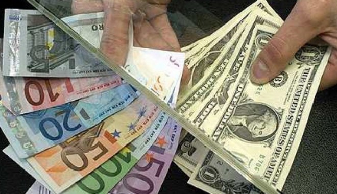 Euro, dolar și aur. Cum au fluctuat cotațiile în ultima săptămână - valuta67504900-1372801292.jpg