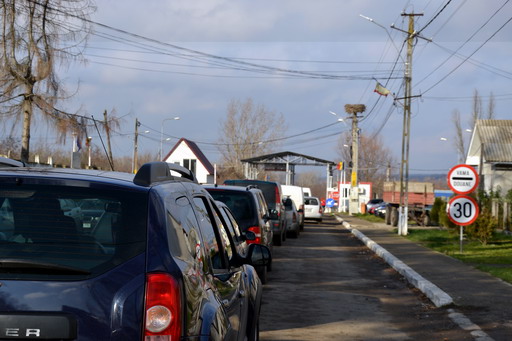 Măsuri de fluidizare a traficului în punctele de frontieră, pentru perioada Sărbătorilor de Iarnă - vama1-1545299441.jpg