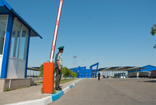Autoritatea vamală română a prelungit Planul de cooperare cu Serviciul Vamal al Republicii Moldova - vama123-1387559864.jpg