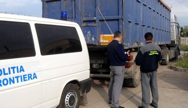 Vameșii constănțeni au confiscat mărfuri contrafăcute în valoare de peste 100.000 euro - vamesii-1458759653.jpg