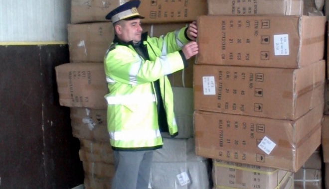 Marfă în valoare  de 650.000 de lei, confiscată  de vameși - vamesii-1480008257.jpg