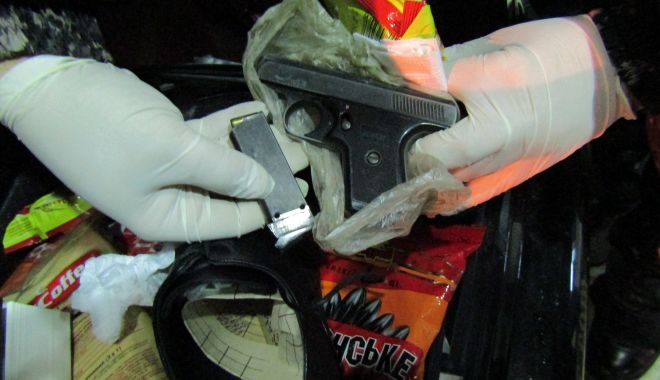 Vameșii au descoperit un pistol, la un tânăr ucrainean - vamesiidinsighetpistol-1519050269.jpg
