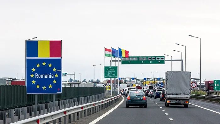 Românii au umplut vămile la toate punctele de trecere a frontierelor. Vin să facă Paștele în familie!