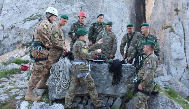 Vânătorii de munte, în tabăra de instrucție - Masivul Rarău - vanatori-1560794315.jpg