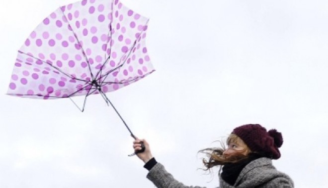 Avertizare meteo de vânt puternic în aproape toată țara - vant-1357381215.jpg