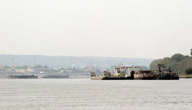 Nave blocate pe Dunăre din cauza vântului puternic - vant-1417602706.jpg