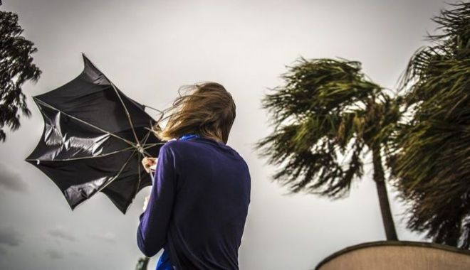 ANM emite noi atenționări meteorologice de intensificări ale vântului până luni la ora 21:00 - vant-1522598053.jpg
