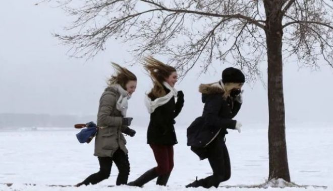 Plecați în vacanță? Iată zonele în care vremea își face de cap - vant-1577962257.jpg