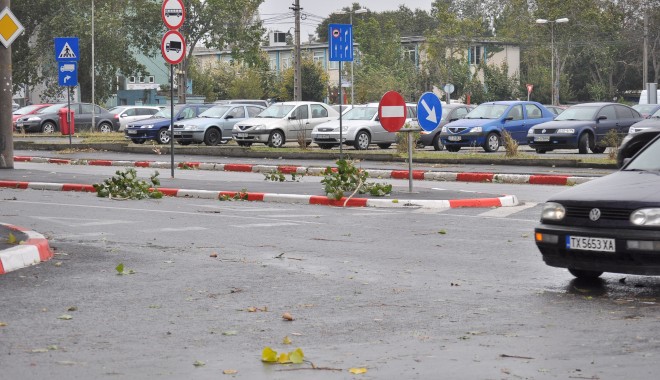 Vreme deosebit de rece, în week-end, la Constanța - vantcrengicazute3-1363961531.jpg