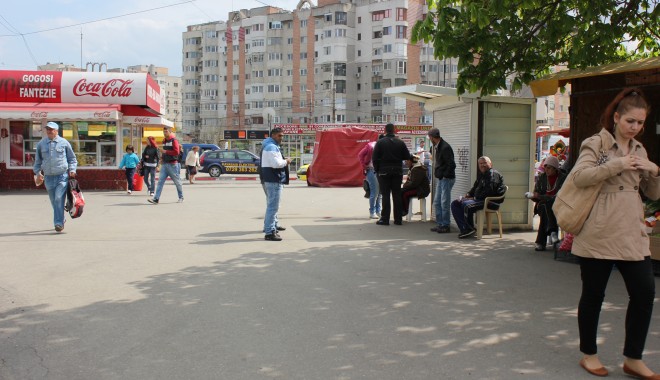Vânzători ambulanți amendați de jandarmii constănțeni - vanzatori-1359970845.jpg