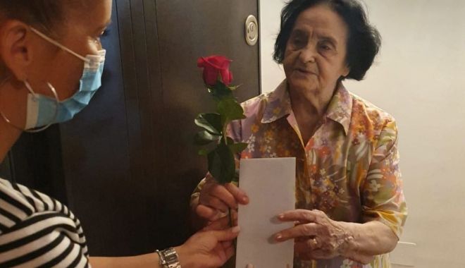 Vârstnicii constănțeni, premiați de autorităţile locale, acasă - varstniciiconstanteni2-1602096603.jpg