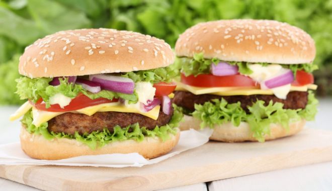 Un restaurant de fast-food din Australia a înlocuit salata cu varză din cauza inflației