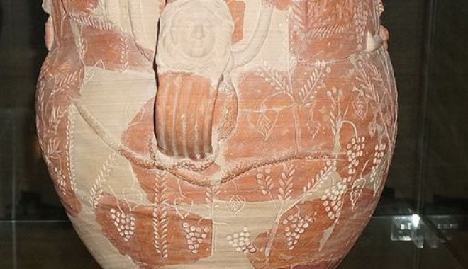 Exponate de excepție. Vas de cult de epocă romană, la Muzeul de Istorie - vasdecultsusamuzeu2-1584461636.jpg