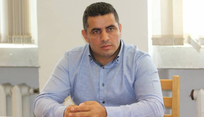SE INAUGUREAZĂ O NOUĂ ȘCOALĂ - vasiledelicotieleviidinpoartaalb-1451301734.jpg