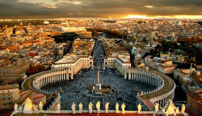 Un prelat arestat pentru deturnare de fonduri, acuză cardinali de abuzuri financiare - vatican-1374856969.jpg