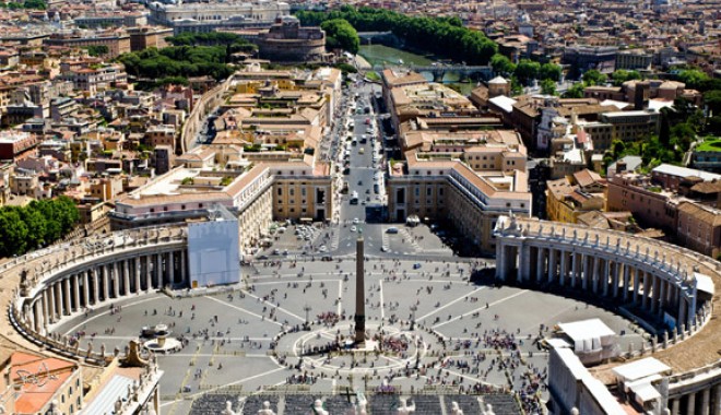 Premieră la Vatican: Moaștele Sfântului Petru, expuse în public - vatican-1384095919.jpg