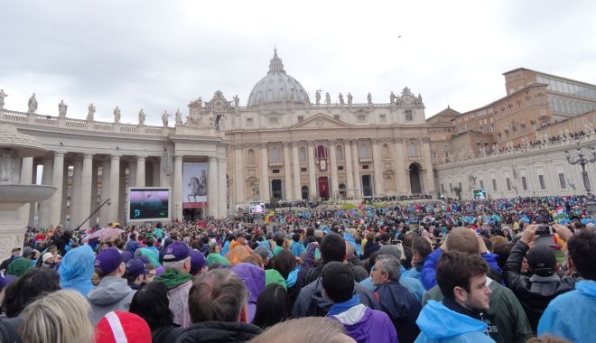 Slujbele de la Vatican se desfășoară fără credincioși - vatican-1584272273.jpg