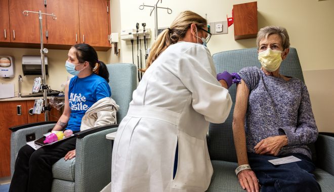 Regatul Unit solicită o intensificare masivă a campaniei de rapel vaccinal - vcc-1639369281.jpg