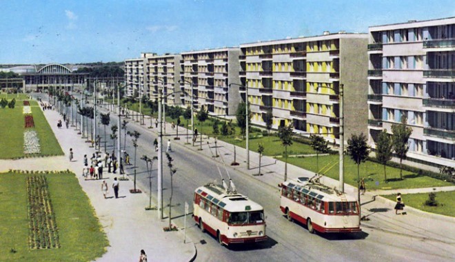 O plimbare prin CONSTANȚA anului 1990.  Imagini VIDEO de colecție! - vedererepubliciiconstanta1327429-1412061561.jpg