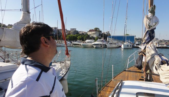 Plimbări cu velierul pe mare - velier-1524846860.jpg