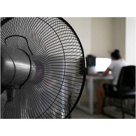 Ventilator de cameră sau răcitor de aer? Află cum să găsești opțiunea perfectă pentru locuința ta! - ventilator-1724760591.png