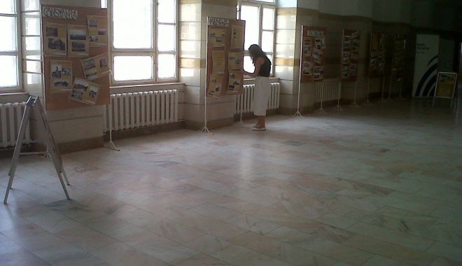 Studenții expun alături de profesorii lor, la Campusul universitar, „Artă Sacră” - vernisaj-1639480929.jpg