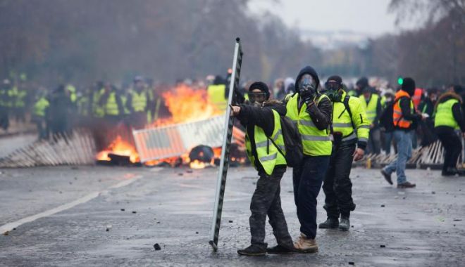 Violențe extreme la Paris. 150 de persoane au fost reținute - veste-1573985263.jpg