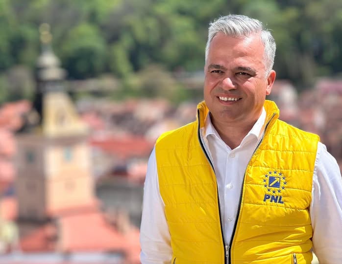 Foto - Adrian Veștea își anunță candidatura la șefia PNL și îi cere lui Ilie Bolojan amânarea Congresului