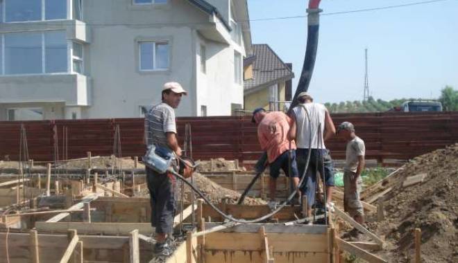 Veste bună! Constructorii au revenit pe schele - vestebunaconstructorii-1439371306.jpg