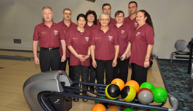 Veteranii de la CFR Constanța, pe podium  în Divizia B  la bowling - veteraniibowling-1450468551.jpg