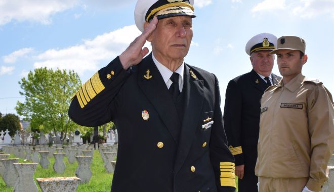Viceamiralul în retragere Petre Zamfir, pe ultimul marş dintr-o viaţă în slujba patriei - viceamiralul-1605539782.jpg
