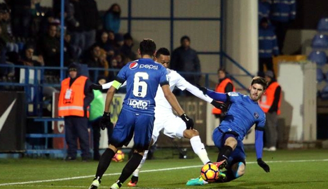 Tensiuni la meciul FC Viitorul -  CSU Craiova. Punctele rămân pe litoral! - victorie-1480859321.jpg