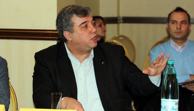 Rușinea PNL Constanța, deputatul Victor Manea, chiulește și de la propriile conferințe - victormaneafond-1455457758.jpg