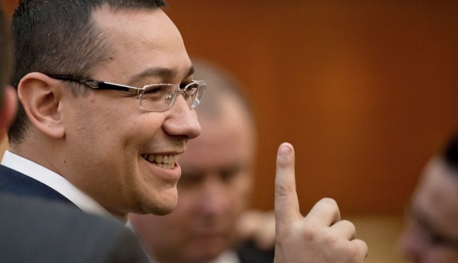 Victor Ponta vrea o nouă Constituție! - victorponta71-1356105810.jpg