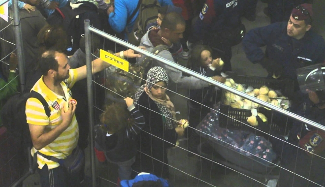 Alertă cu bombă la o tabără de refugiați din Belgia - videocumimpartajutoareletabarare-1460815941.jpg